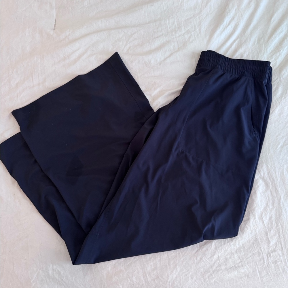 NWOT Lululemon Swift Mid Rise Wide Leg pants